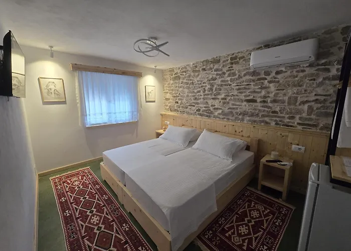 Te Ajdini Pensionat Gjirokastër