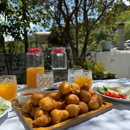 Te Ajdini بيت ضيافة 3*