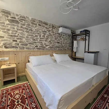 Te Ajdini Gasthof Gjirokastër